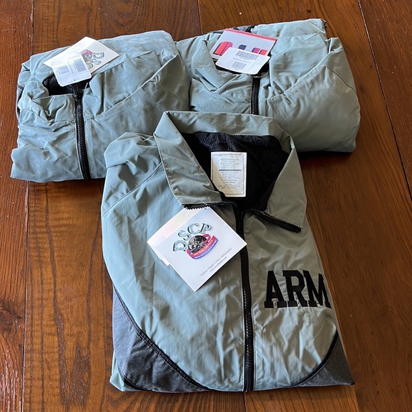Army IPFU cold weather jacket. - Picture 5 of 5